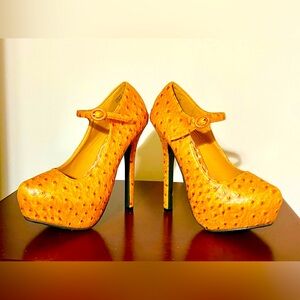 Dollhouse platform heels. Mustard yellow. Excellent condition. Worn once.